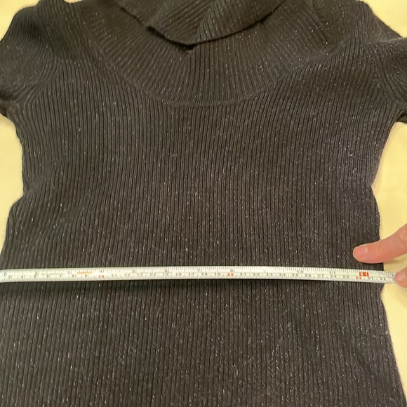 Sweater - Picture 7 of 7